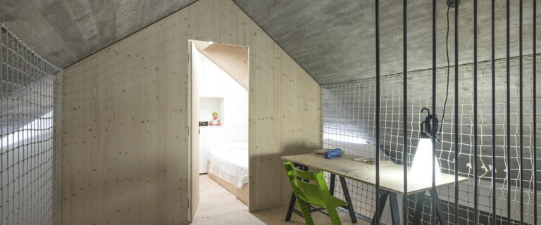 VIVIENDA COMPACTA EN KARST #Arquitecturademadera