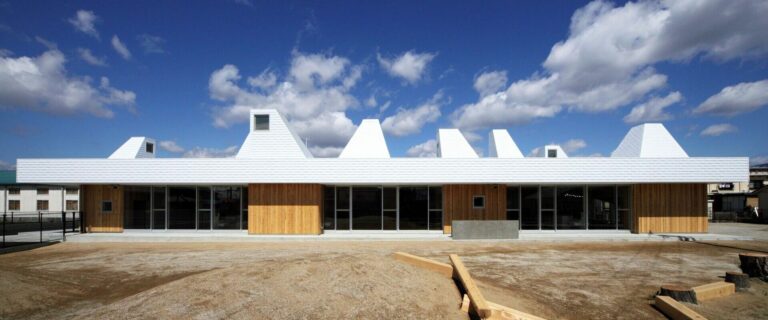 GUARDERÍA LEIMONDO EN NAGAHAMA #Arquitecturademadera